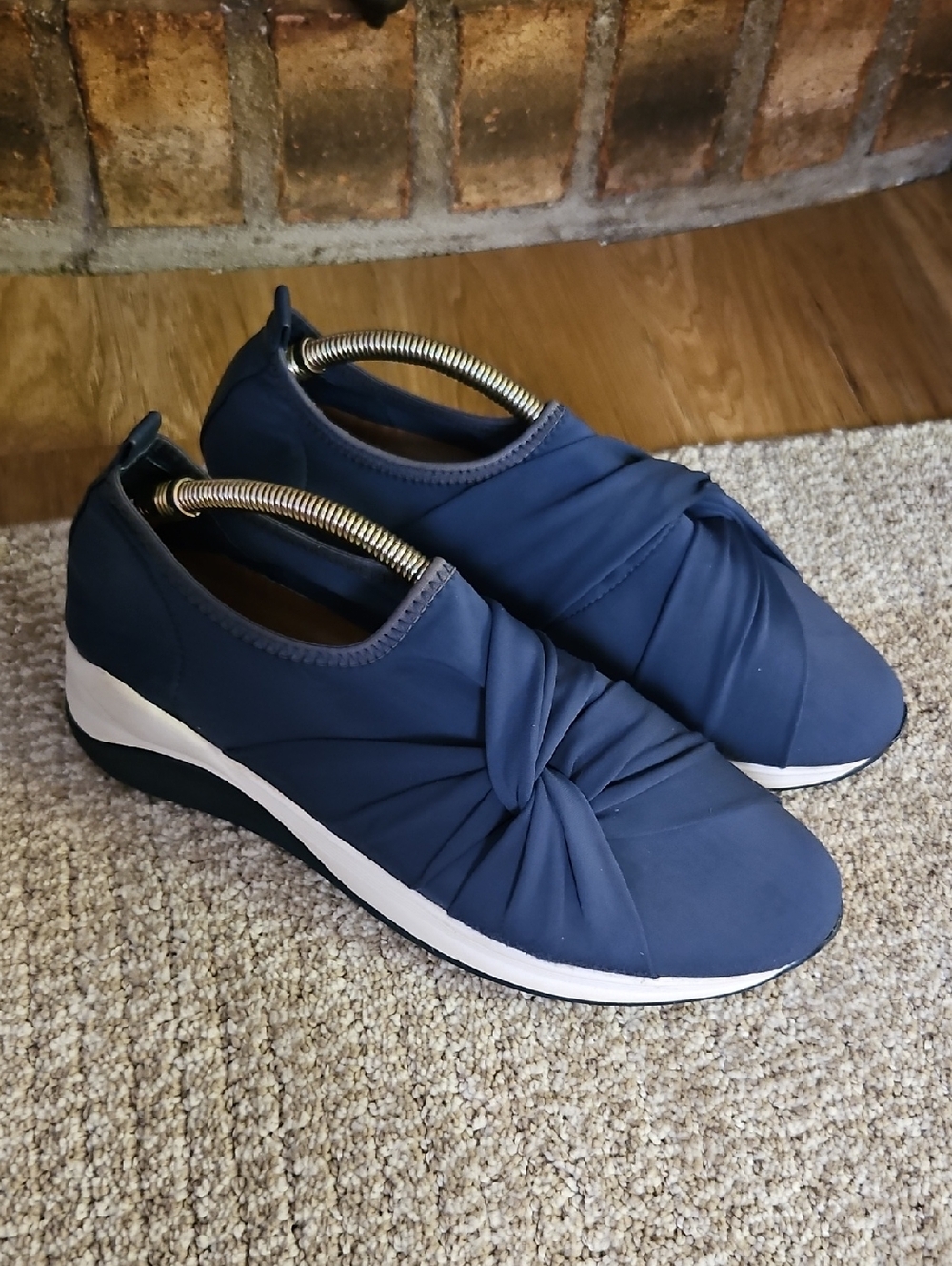 Women's Arezzo Navy Blue Slip On Stretch Sneakers Size EUR 39/US 8